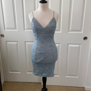 USED LIKE NEW EMERAL SUNDAE BLUE LACE DRESS